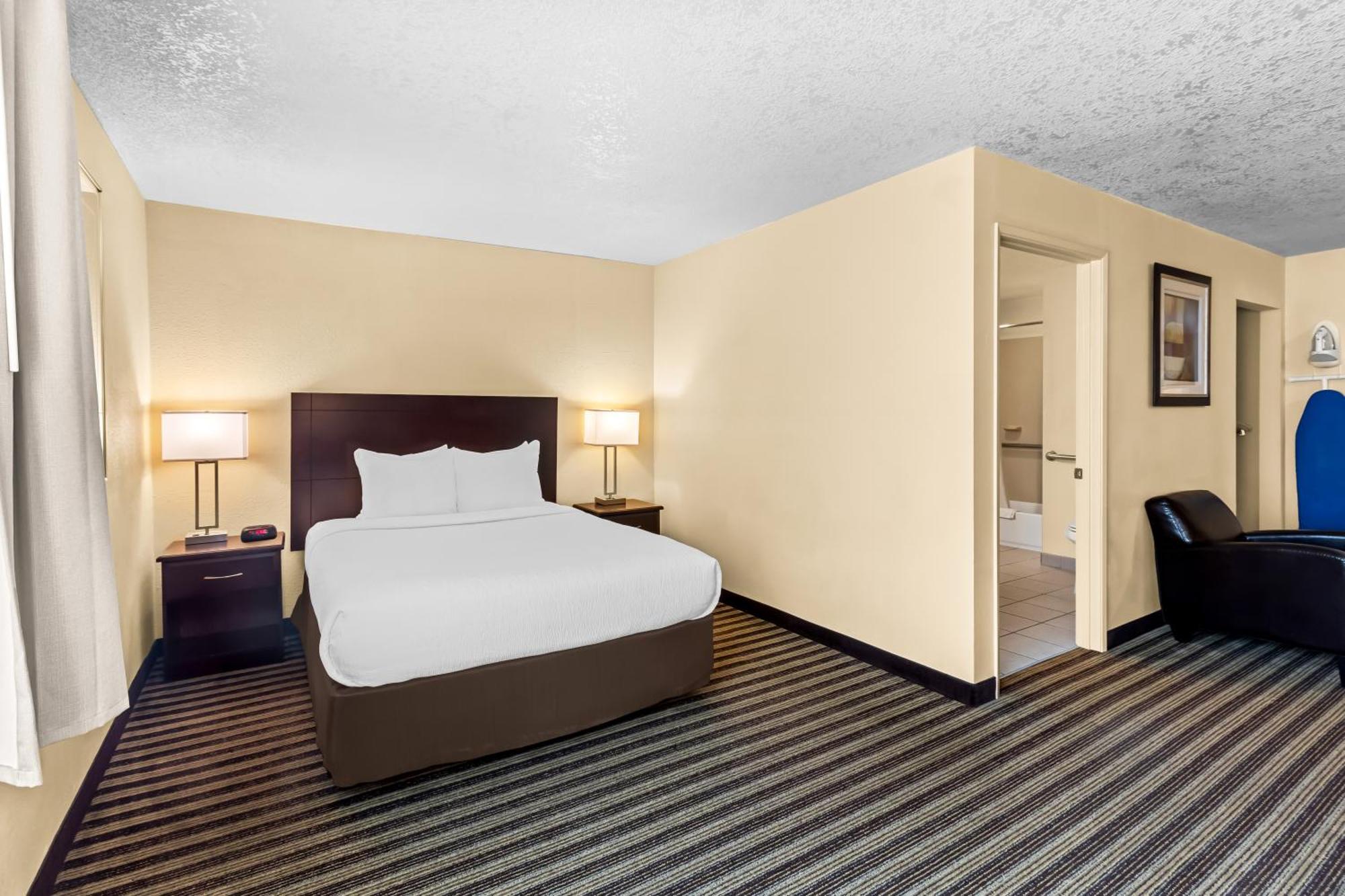 Quality Inn & Suites Vancouver - Hazel Dell Exterior photo