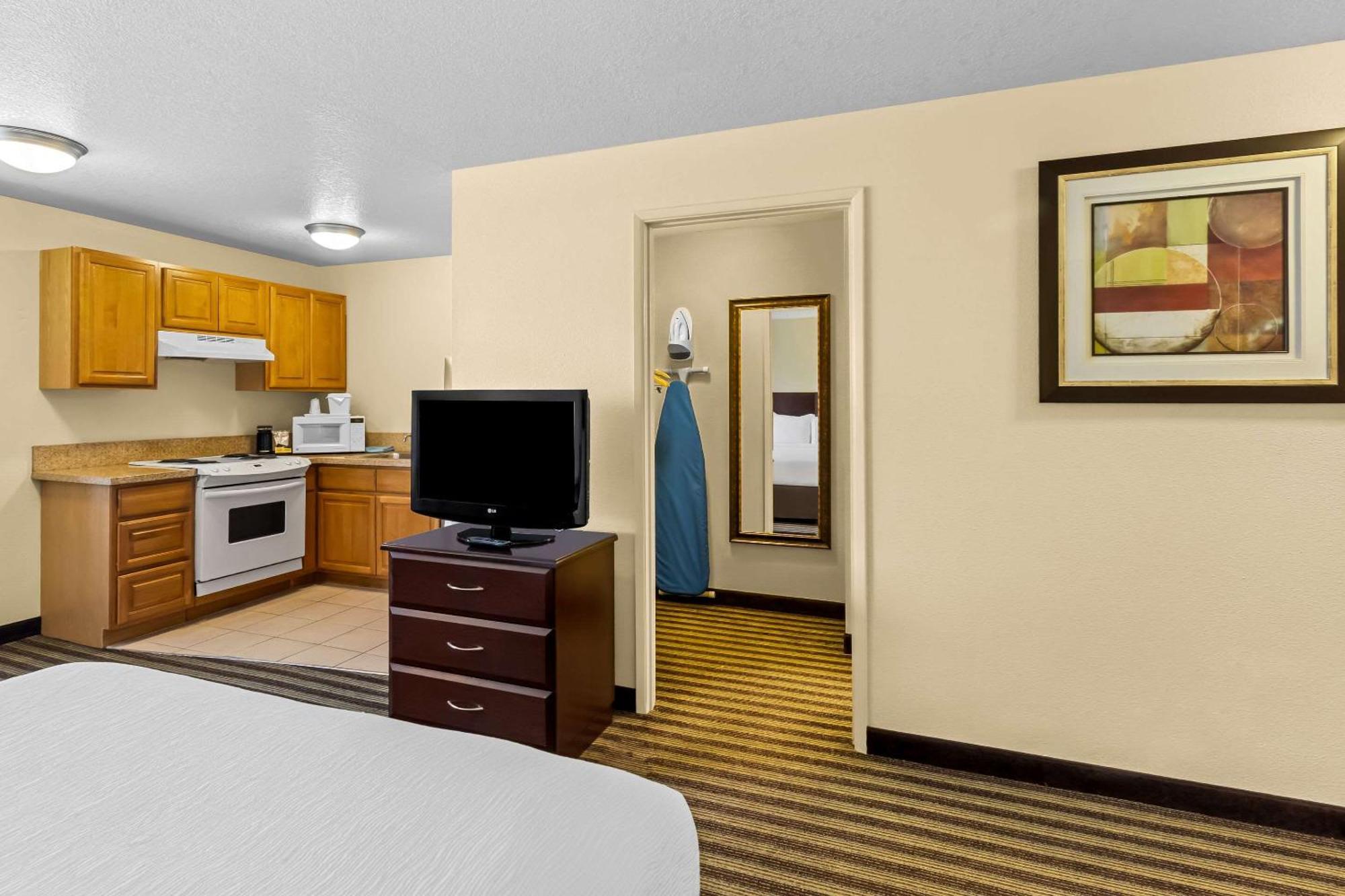 Quality Inn & Suites Vancouver - Hazel Dell Exterior photo