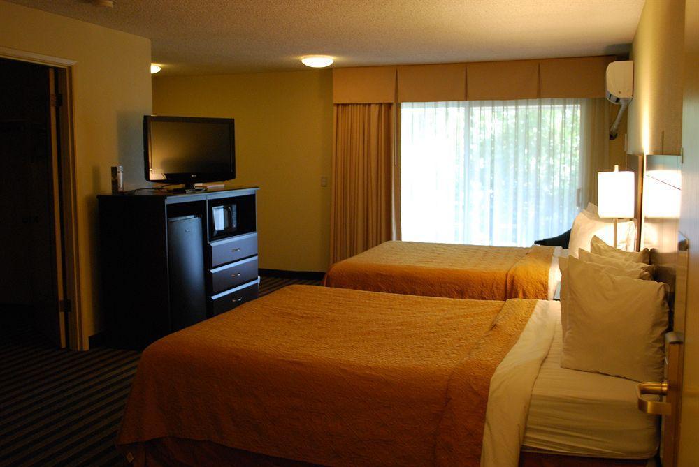 Quality Inn & Suites Vancouver - Hazel Dell Exterior photo