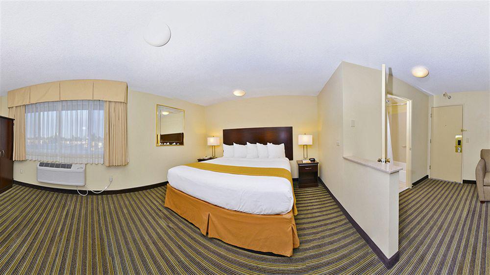 Quality Inn & Suites Vancouver - Hazel Dell Exterior photo